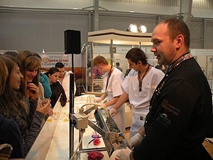 Pierwsza edycja targów cukierniczo-lodziarskich SWEET EXPO 2009 z udziałem naszych uczniów